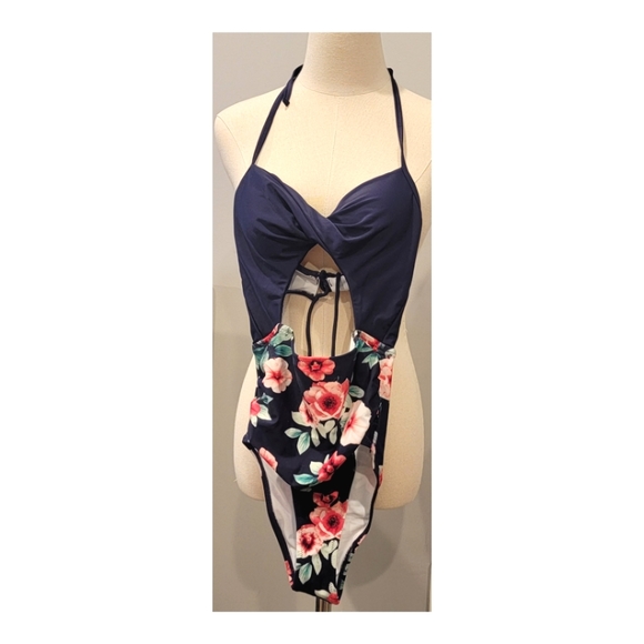 NWT Women's Cupshe One-Piece Swim XS Navy Floral - Picture 3 of 8